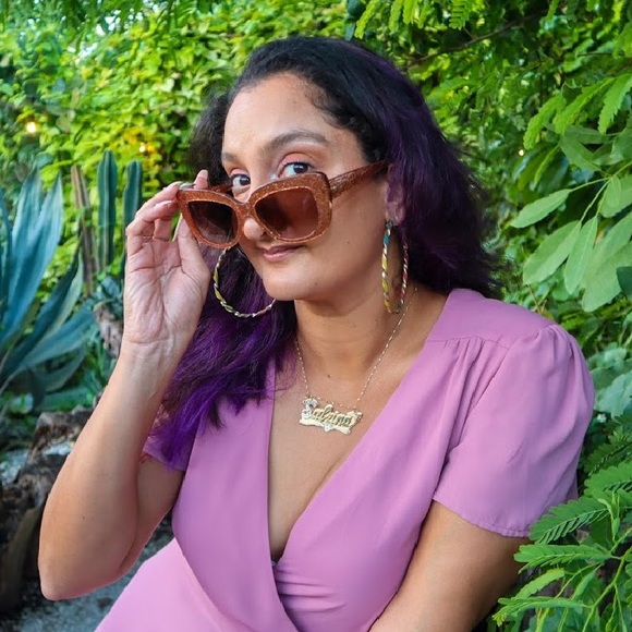 Meet your Posher, Sabrina - Picture 7 of 8